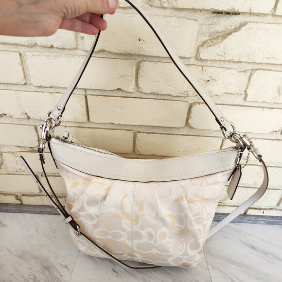 Like New Rare Coach Signature C's White & Cream Shoulder Bag Purse - Picture 3 of 16